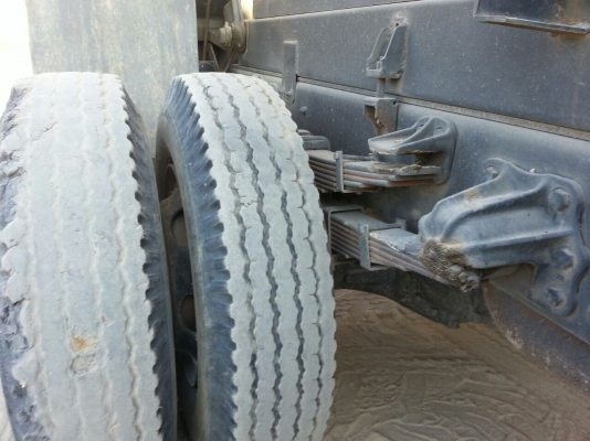 รถฮีโน่ 6 ล้อดั้ม 220 แรงม้า. ปี 55  ( รถวิ่ง 4x,xxx กม. )  สนใจติดต่อ  081 - 6079515