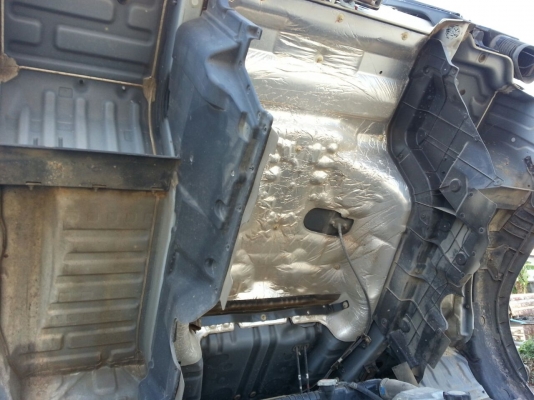 รถฮีโน่ 6 ล้อดั้ม 220 แรงม้า. ปี 55  ( รถวิ่ง 4x,xxx กม. )  สนใจติดต่อ  081 - 6079515