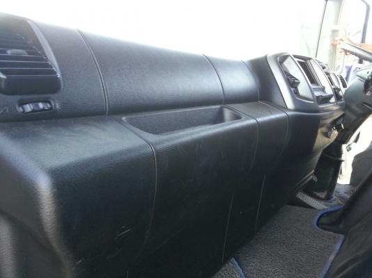 รถฮีโน่ 6 ล้อดั้ม 220 แรงม้า. ปี 55  ( รถวิ่ง 4x,xxx กม. )  สนใจติดต่อ  081 - 6079515