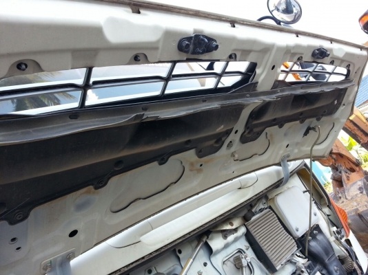 รถฮีโน่ 6 ล้อดั้ม 220 แรงม้า. ปี 55  ( รถวิ่ง 4x,xxx กม. )  สนใจติดต่อ  081 - 6079515