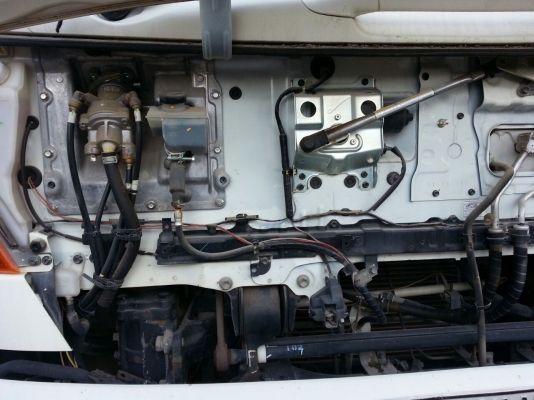 รถฮีโน่ 6 ล้อดั้ม 220 แรงม้า. ปี 55  ( รถวิ่ง 4x,xxx กม. )  สนใจติดต่อ  081 - 6079515