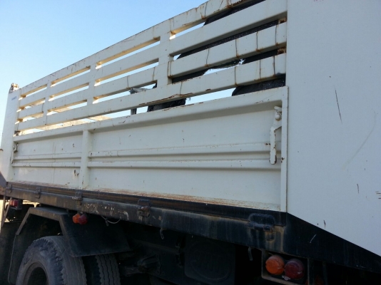 รถฮีโน่ 6 ล้อดั้ม 220 แรงม้า. ปี 55  ( รถวิ่ง 4x,xxx กม. )  สนใจติดต่อ  081 - 6079515