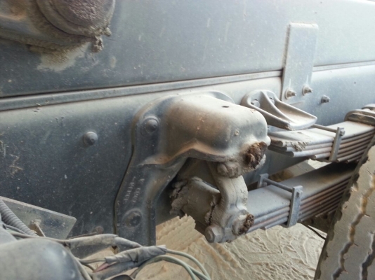 รถฮีโน่ 6 ล้อดั้ม 220 แรงม้า. ปี 55  ( รถวิ่ง 4x,xxx กม. )  สนใจติดต่อ  081 - 6079515