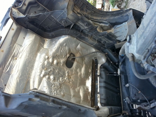 รถฮีโน่ 6 ล้อดั้ม 220 แรงม้า. ปี 55  ( รถวิ่ง 4x,xxx กม. )  สนใจติดต่อ  081 - 6079515