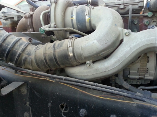 รถฮีโน่ 6 ล้อดั้ม 220 แรงม้า. ปี 55  ( รถวิ่ง 4x,xxx กม. )  สนใจติดต่อ  081 - 6079515