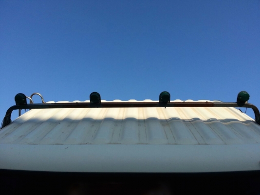 รถฮีโน่ 6 ล้อดั้ม 220 แรงม้า. ปี 55  ( รถวิ่ง 4x,xxx กม. )  สนใจติดต่อ  081 - 6079515