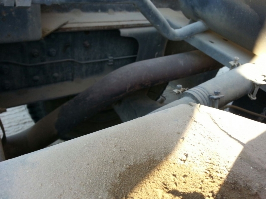 รถฮีโน่ 6 ล้อดั้ม 220 แรงม้า. ปี 55  ( รถวิ่ง 4x,xxx กม. )  สนใจติดต่อ  081 - 6079515