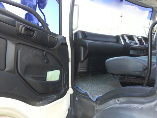 รถฮีโน่ 6 ล้อดั้ม 220 แรงม้า. ปี 55  ( รถวิ่ง 4x,xxx กม. )  สนใจติดต่อ  081 - 6079515