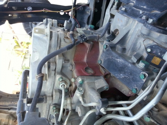 รถฮีโน่ 6 ล้อดั้ม 220 แรงม้า. ปี 55  ( รถวิ่ง 4x,xxx กม. )  สนใจติดต่อ  081 - 6079515