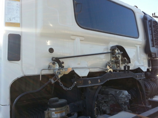 รถฮีโน่ 6 ล้อดั้ม 220 แรงม้า. ปี 55  ( รถวิ่ง 4x,xxx กม. )  สนใจติดต่อ  081 - 6079515