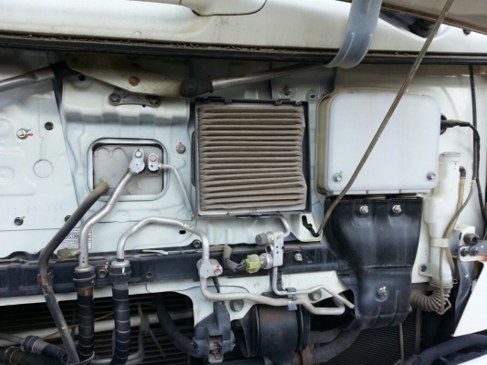 รถฮีโน่ 6 ล้อดั้ม 220 แรงม้า. ปี 55  ( รถวิ่ง 4x,xxx กม. )  สนใจติดต่อ  081 - 6079515