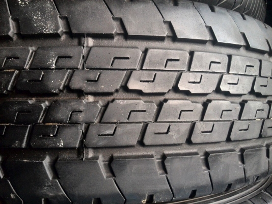 ขายยาง DUNLOP 205-70-15 ปี13 ดอกก้อน เนื้อนิ่ม ชุดละ 5,500 บาท