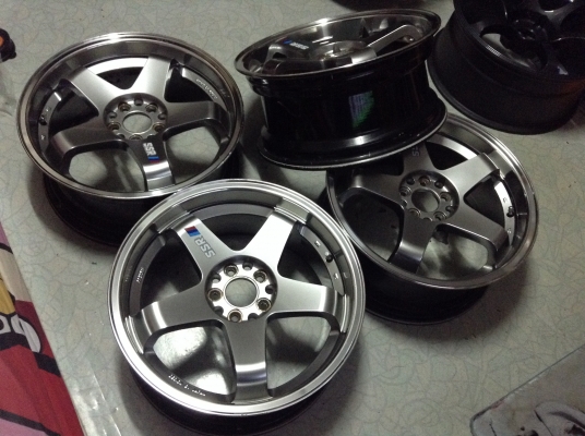 แม็ก SSR ขอบ 17 นิ้วสีไฮเปอร์ 10 รู 114 และ 100 กว้าง 7.5 นิ้ว