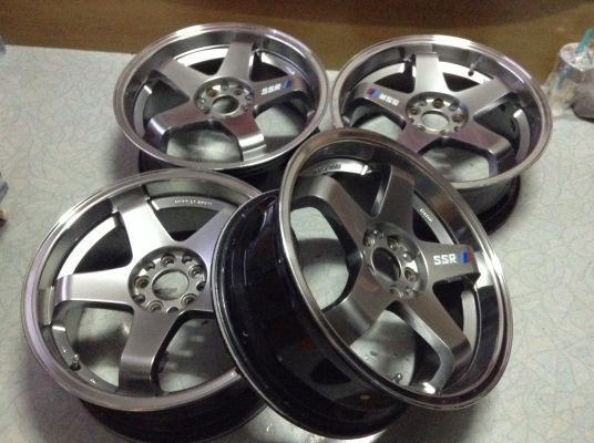 แม็ก SSR ขอบ 17 นิ้วสีไฮเปอร์ 10 รู 114 และ 100 กว้าง 7.5 นิ้ว