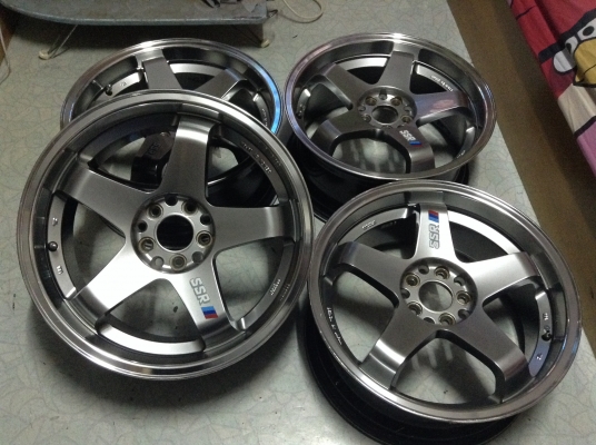 แม็ก SSR ขอบ 17 นิ้วสีไฮเปอร์ 10 รู 114 และ 100 กว้าง 7.5 นิ้ว