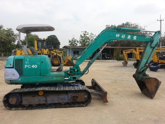 แบคโฮเล็ก KOMATSU PC40-7 เก่าญี่ปุ่นแท้ แทรคเหล็กใหม่ แบคโฮเล็ก KOMATSU PC40-7 เก่าญี่ปุ่นแท้ แทรคเหล็กใหม่