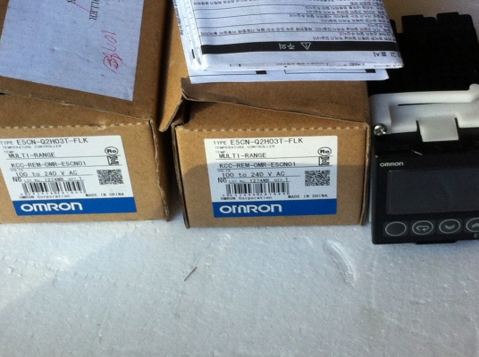 เครื่องควบคุมอณหภูมิ TEMPERATURE CONTROLLER ยี่ห้อ OMRON