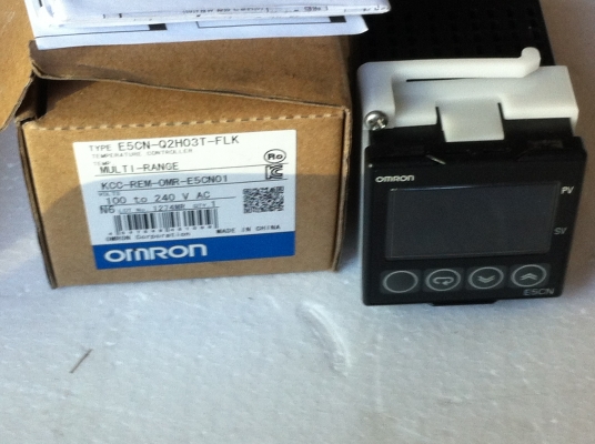 เครื่องควบคุมอณหภูมิ TEMPERATURE CONTROLLER ยี่ห้อ OMRON