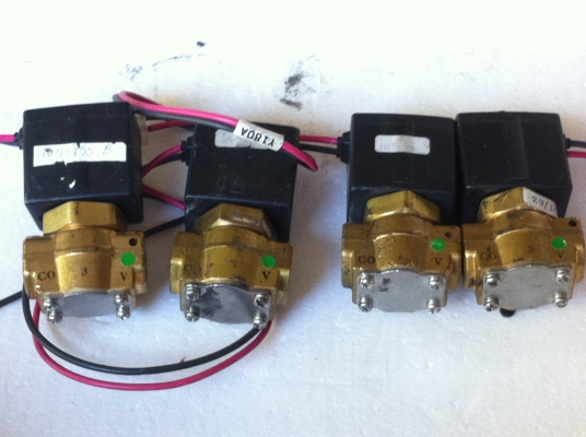 โซลินอยด์วาล์วเอนกประสงค์ SMC สามทางขนาดท่อ 15 มม. ใช้ไฟDC 24 V.