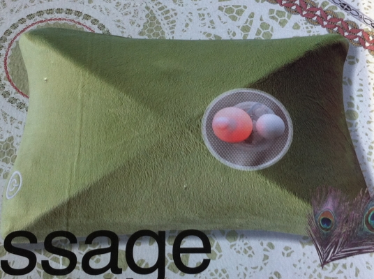 หมอนนวดแบบลูกกลิ้งสองชุด ชุดละสองลูก ใช้ไฟDC 12 V. ใช้ในรถ ในบ้านได้