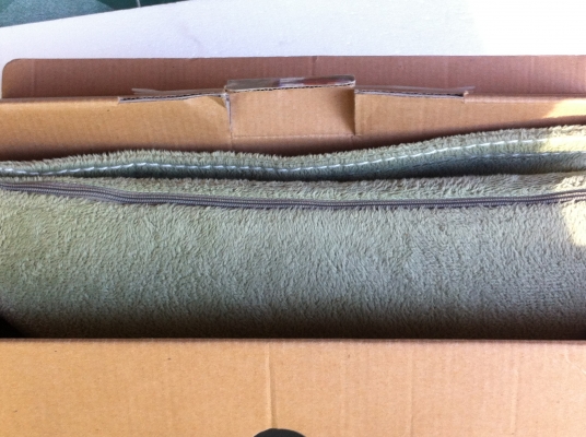 หมอนนวดแบบลูกกลิ้งสองชุด ชุดละสองลูก ใช้ไฟDC 12 V. ใช้ในรถ ในบ้านได้