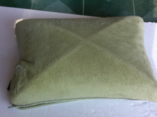 หมอนนวดแบบลูกกลิ้งสองชุด ชุดละสองลูก ใช้ไฟDC 12 V. ใช้ในรถ ในบ้านได้