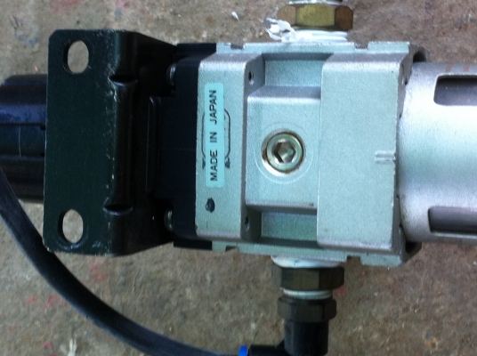 ชุดดักน้ำและปรับแรงดันลม SMC จากญี่ปุ่น ปรับแรงลมได้มากถึง 0.05 -0.85 MPa ชุดดักน้ำและปรับแรงดันลม SMC จากญี่ปุ่น ปรับแรงลมได้มากถึง 0.05 -0.85 MPa