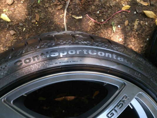 ขายแม็กขอบ18  5รู114.3  หน้า9.5  หลัง10.5 พร้อมยาง 225/40R18 และ 255/35R18 ยางปี 11  ดอกยางเต็มสวยลึกเท่ากันไม่กินข้างไม่ร้าวไม่แตกลาย  จำนวน 1  ชุด