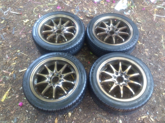 ขายแม็กCE28  4รู100  ขอบ16  7นิ้ว ET38 พร้อมยางKUMHO 205/45R16  ยางปี13 ดอกยางเต็มสวยลึกไม่แตกไม่ร้าวไม่กินข้าง  จำนวน 1  ชุด