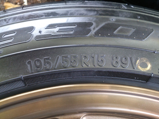 ขายแม็ก CE28  4รู100 ขอบ15  หน้า7  ET38. หลัง8  ET28  พร้อมยาง195/55R15  NITTO  MEND  IN  JAPAN  ปี13  ดอกยางเต็มสวยเท่ากันไม่ร้าวไม่แตกลายไม่กินข้าง จำนวน 1 ชุด