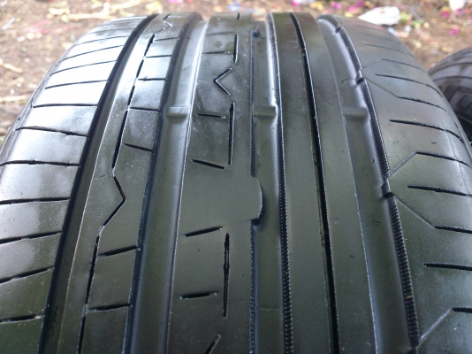 ขายแม็ก CE28  4รู100 ขอบ15  หน้า7  ET38. หลัง8  ET28  พร้อมยาง195/55R15  NITTO  MEND  IN  JAPAN  ปี13  ดอกยางเต็มสวยเท่ากันไม่ร้าวไม่แตกลายไม่กินข้าง จำนวน 1 ชุด