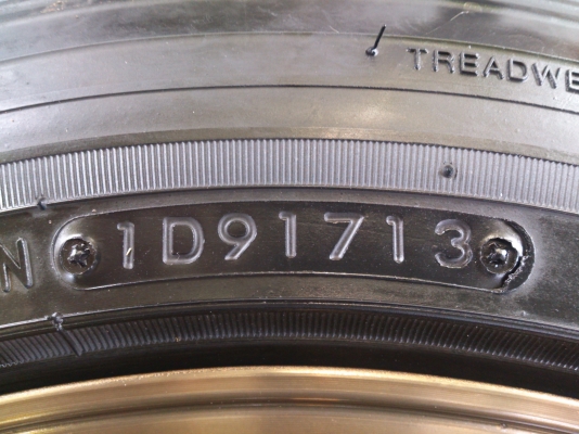 ขายแม็ก CE28  4รู100 ขอบ15  หน้า7  ET38. หลัง8  ET28  พร้อมยาง195/55R15  NITTO  MEND  IN  JAPAN  ปี13  ดอกยางเต็มสวยเท่ากันไม่ร้าวไม่แตกลายไม่กินข้าง จำนวน 1 ชุด