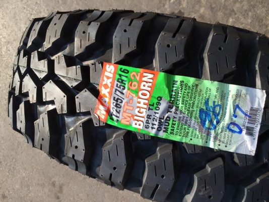 ยางใหม่ Maxxis Bighorn MT762 ขนาด 265 75 r16 ปี2015 ยางใหม่ Maxxis Bighorn MT762 ขนาด 265 75 r16 ปี2015