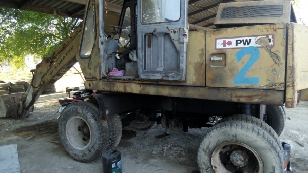 ขายรถแบคโคล้อยางPW100-1ถูกๆตามสภาพ