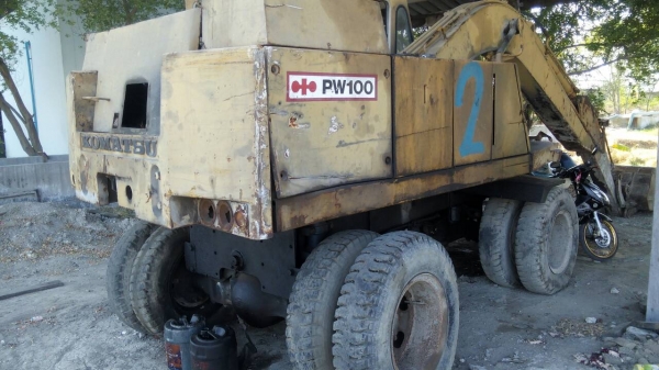 ขายรถแบคโคล้อยางPW100-1ถูกๆตามสภาพ