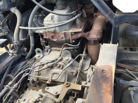 10ล้อดั้มHino Fm1m. 320แรง...วางเครื่องP11c.  มีระบบลากพ่วง. รถสวยมาก...รถบรรทุกถังน้ำยางไม่ได้บรรทุกดิน