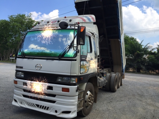 10ล้อดั้มHino Fm1m. 320แรง...วางเครื่องP11c.  มีระบบลากพ่วง. รถสวยมาก...รถบรรทุกถังน้ำยางไม่ได้บรรทุกดิน