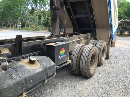 10ล้อดั้มHino Fm1m. 320แรง...วางเครื่องP11c.  มีระบบลากพ่วง. รถสวยมาก...รถบรรทุกถังน้ำยางไม่ได้บรรทุกดิน