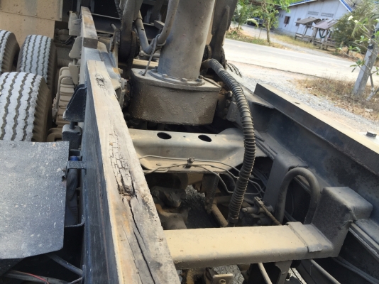 10ล้อดั้มHino Fm1m. 320แรง...วางเครื่องP11c.  มีระบบลากพ่วง. รถสวยมาก...รถบรรทุกถังน้ำยางไม่ได้บรรทุกดิน