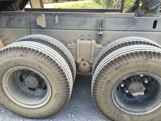 10ล้อดั้มHino Fm1m. 320แรง...วางเครื่องP11c.  มีระบบลากพ่วง. รถสวยมาก...รถบรรทุกถังน้ำยางไม่ได้บรรทุกดิน