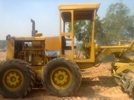 380,000 รถเกรดถนน CAT17S