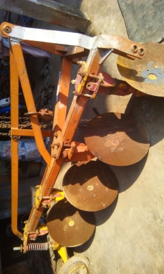 ผานสี่ของรถ45,47,ใบ20ใบแตกหนึ่งใบ