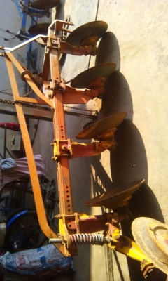 ผานสี่ของรถ45,47,ใบ20ใบแตกหนึ่งใบ