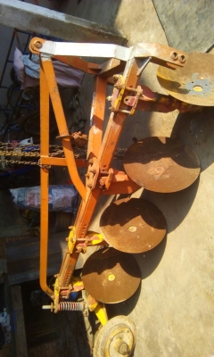 ผานสี่ของรถ45,47,ใบ20ใบแตกหนึ่งใบ