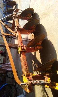 ผานสี่ของรถ45,47,ใบ20ใบแตกหนึ่งใบ