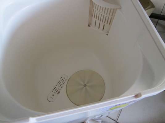 เครื่องซักผ้า  ฮาตาริ   เล็กๆ  ขายตามสภาพซักได้  800บาท