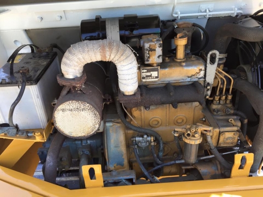 รถขุด แบคโฮล KOMATSU PC30-5 ทำสีใหม่ นำเข้า มือสองญี่ปุ่น