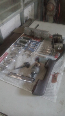 Benz W108 parts  อะไหล่เบนซ์ 108 ครับ