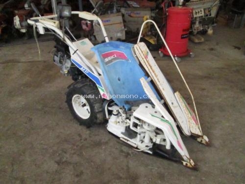 รถเกี่ยวข้าวเดินตาม   ISEKI   RL35  รหัสสินค้า : 80802345   หรือเพิ่มเติมไดที่ www.nihonmono.com