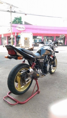 ขายคับ HONDA CB400 ปี93 ของแต่งล้น สีทำใหม่ ท่อแต่ง กันล้ม โช๊คหลังแต่ง โซ่สเตอเต็ม แฮนด์บาร์ กระจกแต่ง อินวอยส์ สรรพสามิตร สวยๆ คับ ราคา 59500 บาท ส่งได้ทั่วไทยคับ สนใจติดต่อ 081-0578282 ไอดีไลน์ POPBIGBIKESAKON คับ สนใจรถสวย ถูก ดี ต้อง POP BIGBIKE SAKO